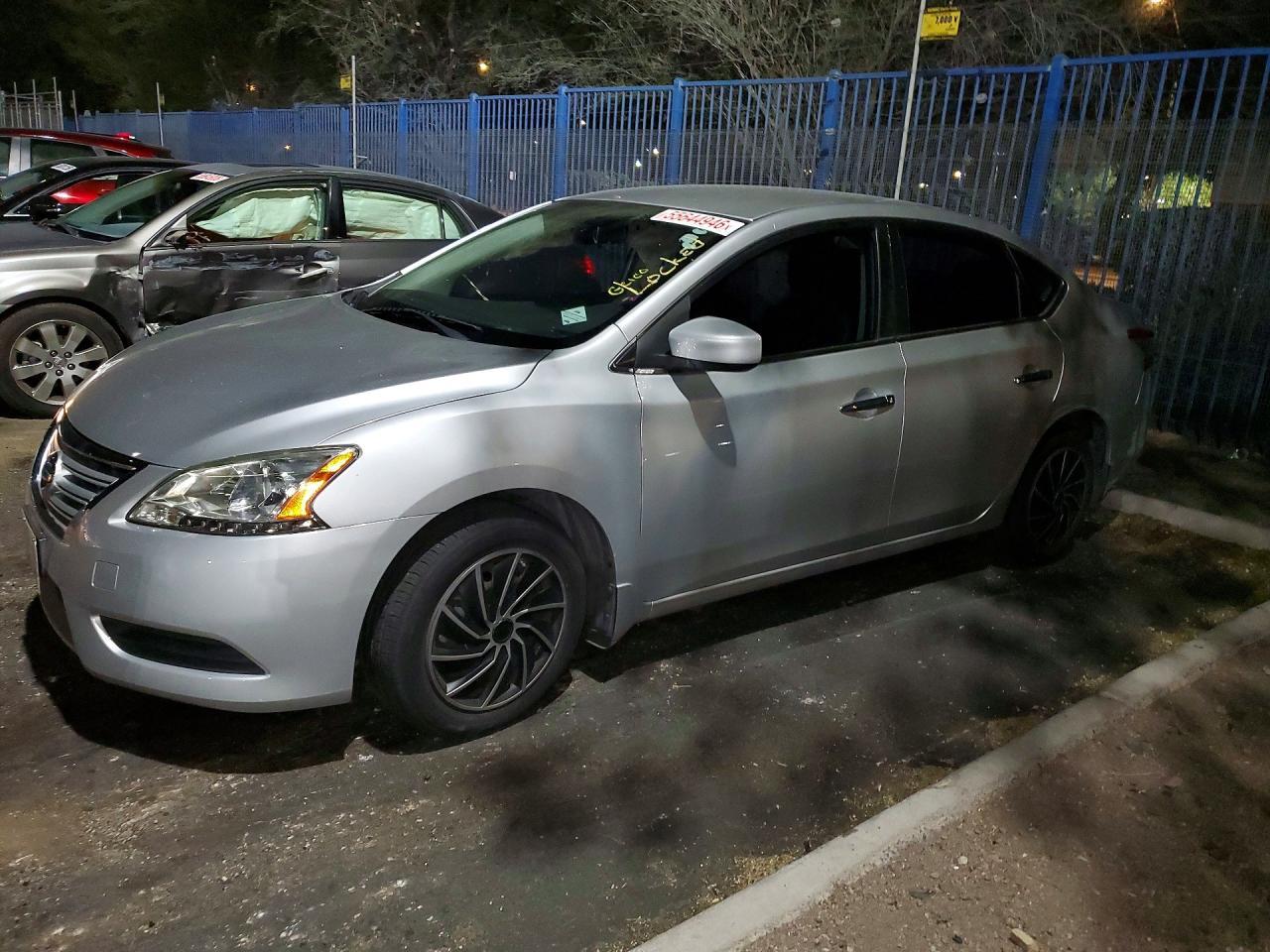 2015 Nissan Sentra S - zdjęcie główne