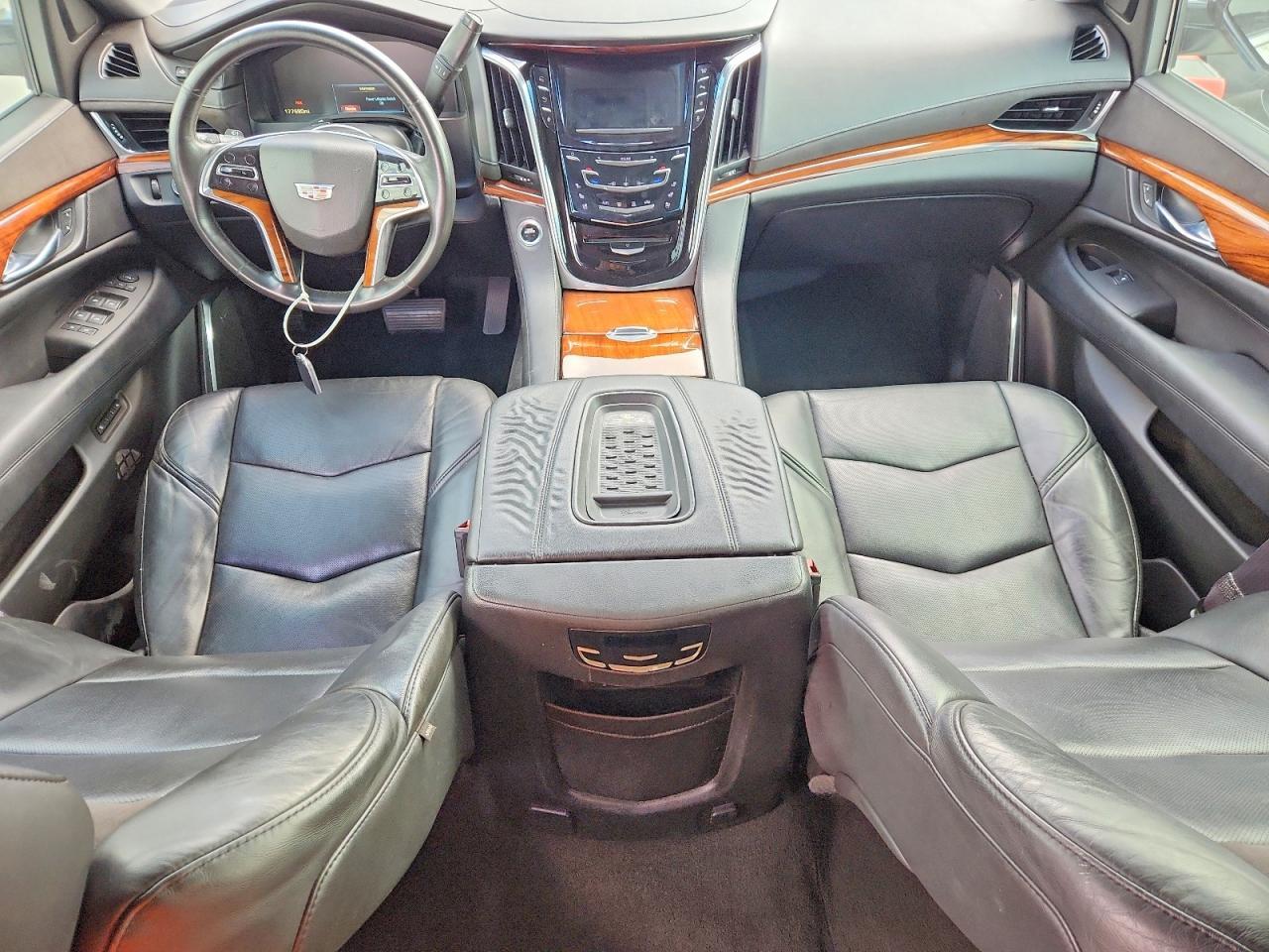 2015 Cadillac Escalade Luxury - zdjęcie 8