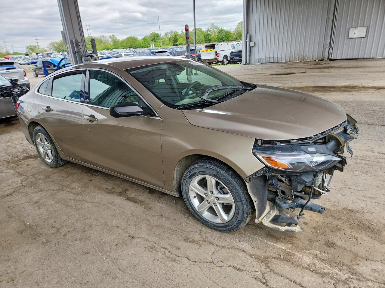 2022 Chevrolet Malibu Ls - zdjęcie 4