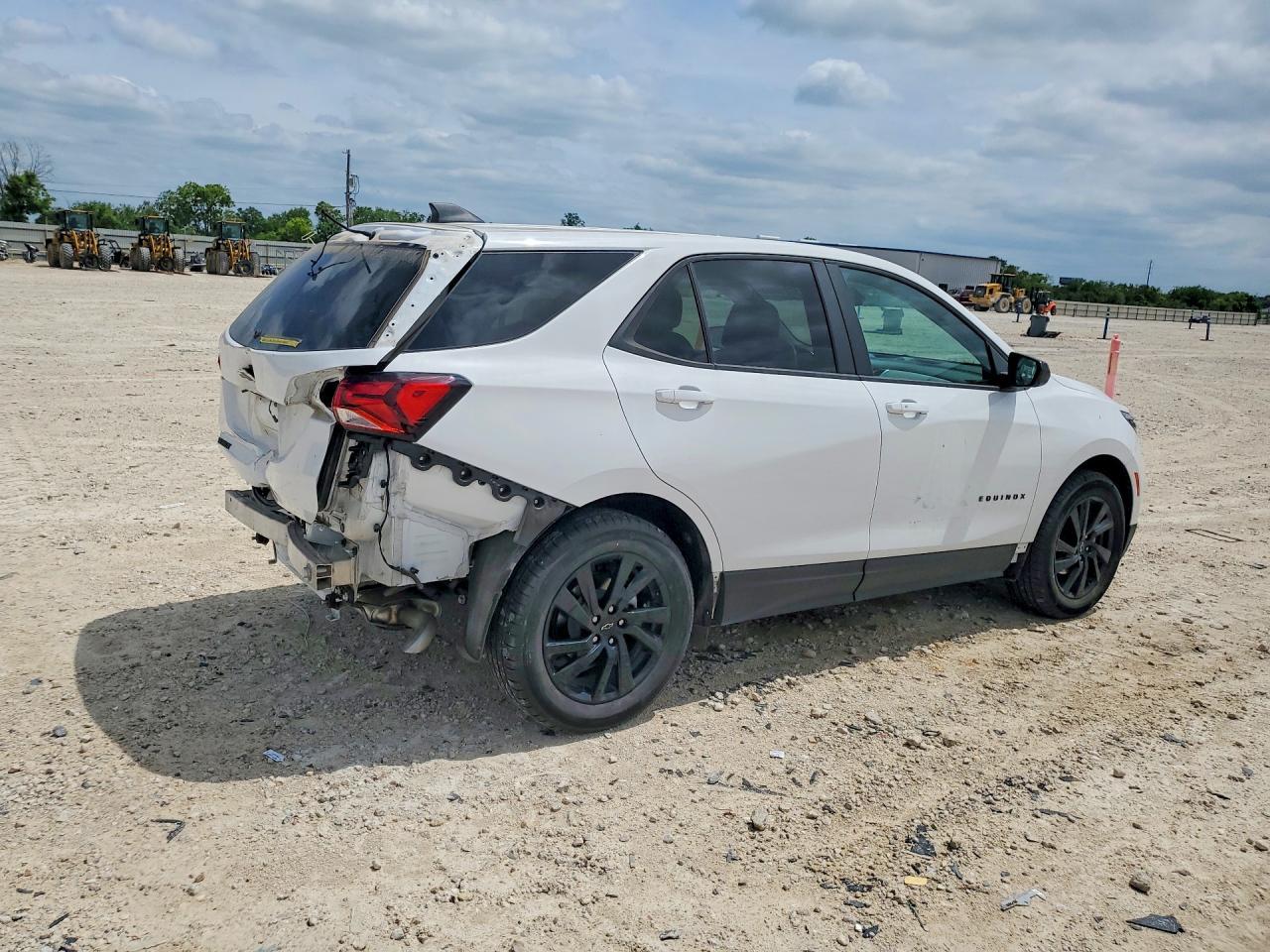 2024 Chevrolet Equinox Ls - zdjęcie 3