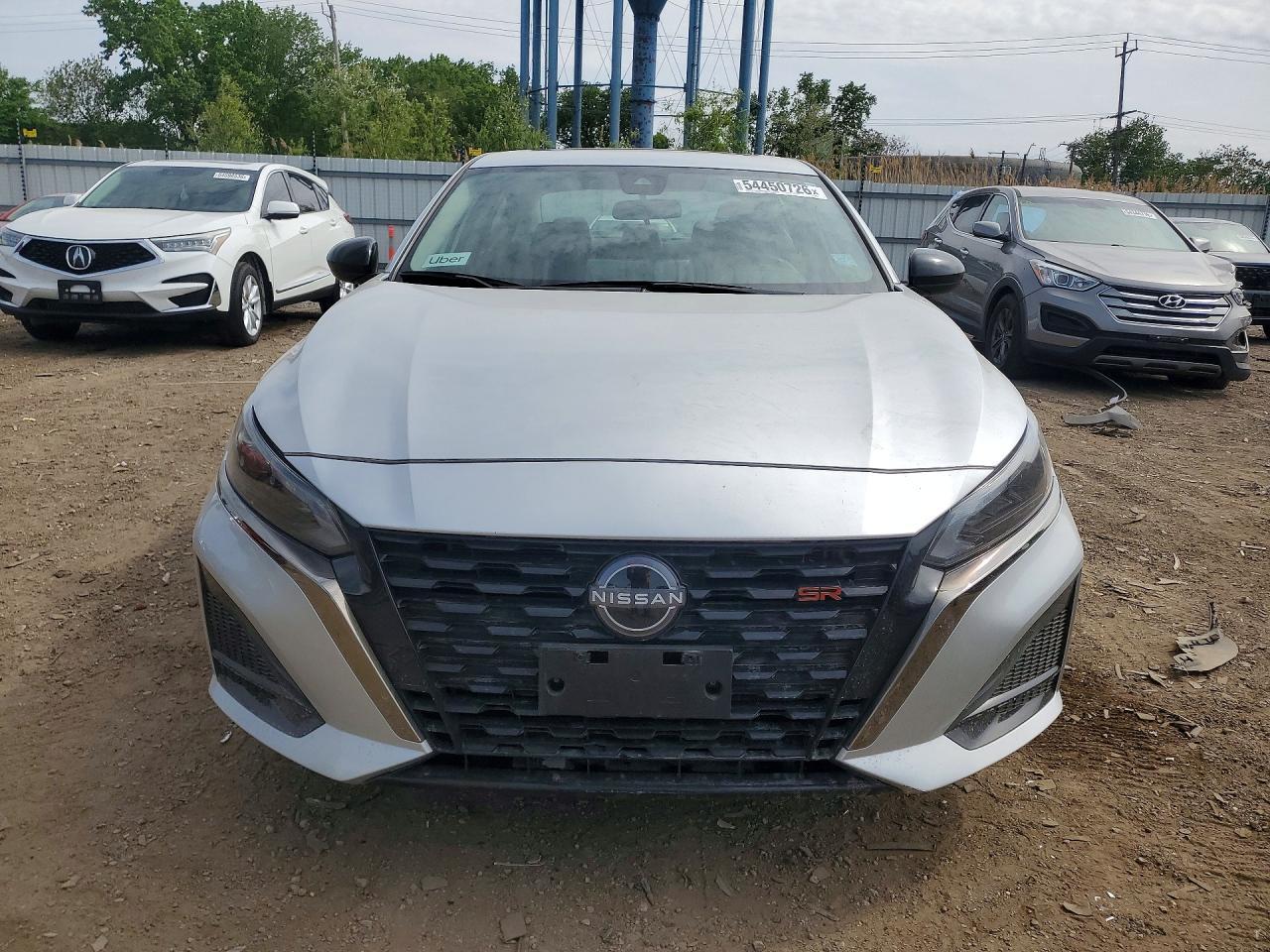 2024 Nissan Altima Sr - zdjęcie 5