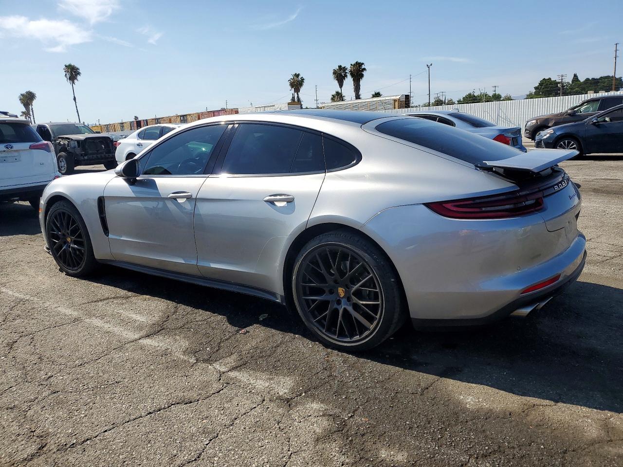 Porsche Panamera - zdjęcie 2