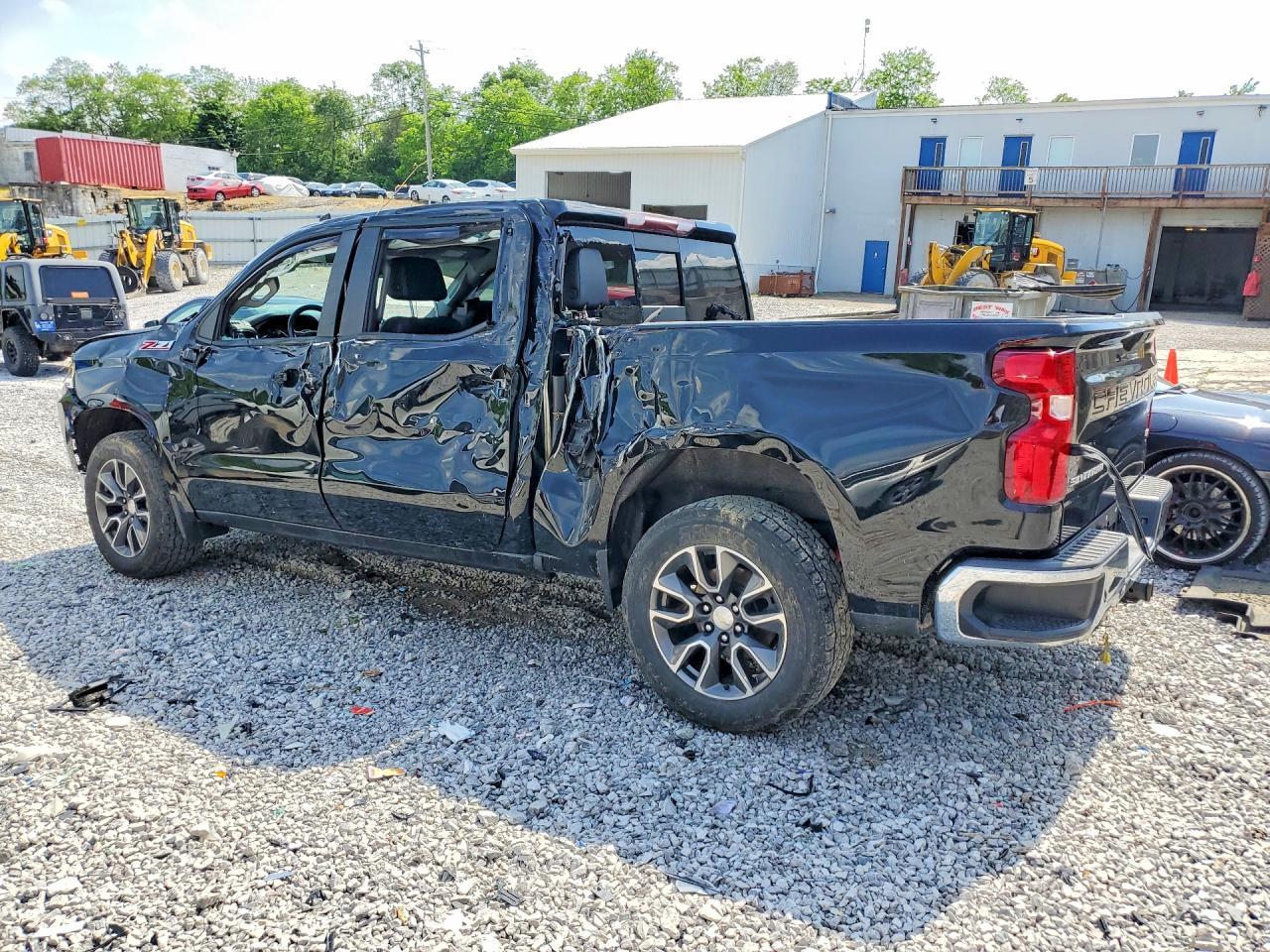 2020 Chevrolet Silverado K1500 Lt - zdjęcie 2