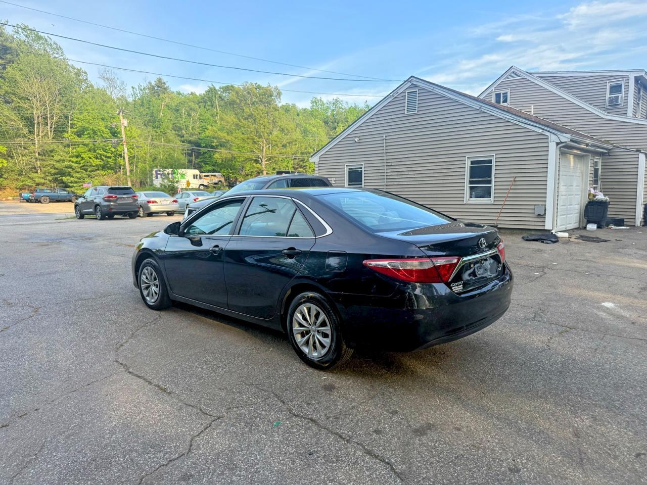 2015 Toyota Camry Le - zdjęcie 3