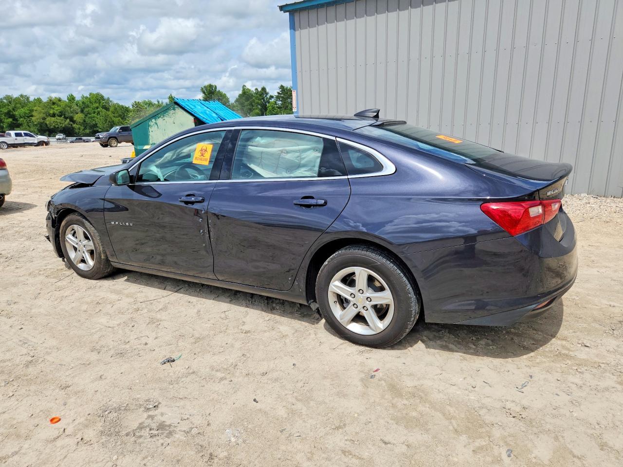 2022 Chevrolet Malibu Ls - zdjęcie 2