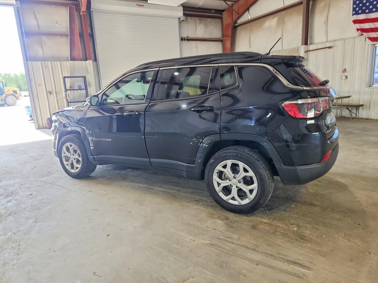 2024 Jeep Compass Latitude - zdjęcie 2