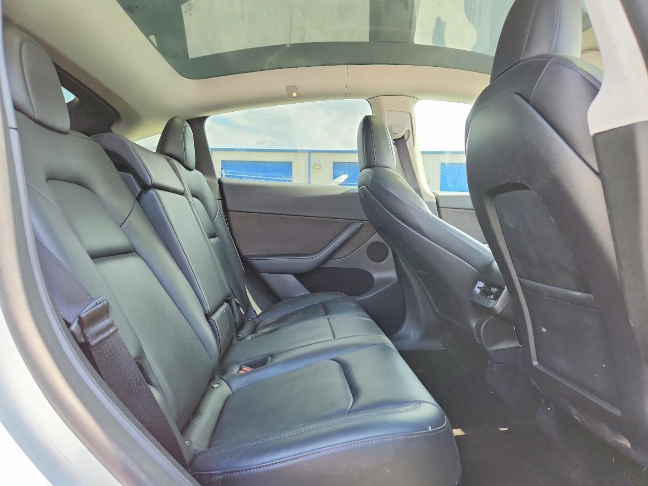 2022 Tesla Model Y - zdjęcie 10