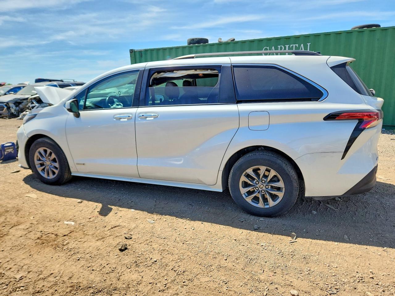 2021 Toyota Sienna Xle - zdjęcie 2