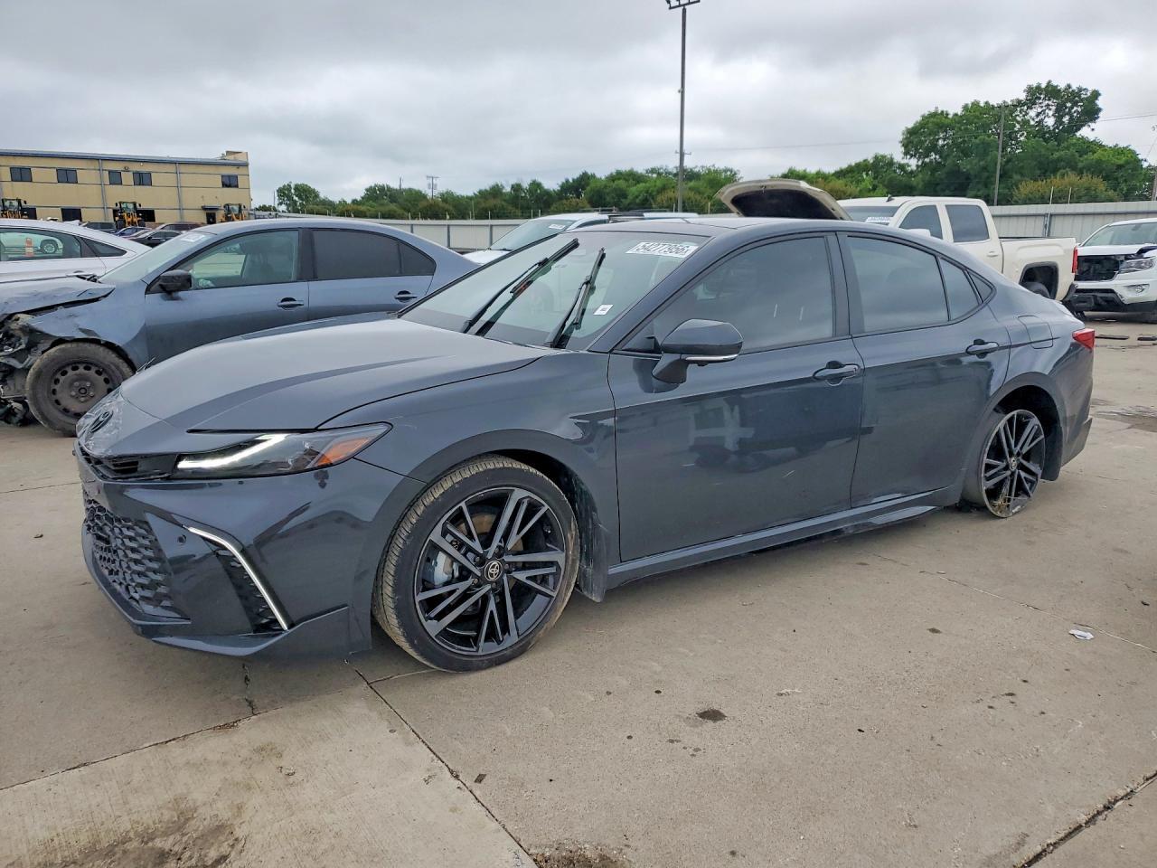 2025 Toyota Camry Xse - zdjęcie główne