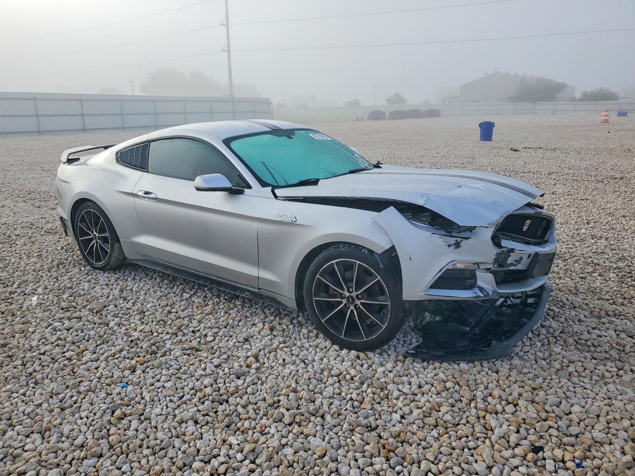 2016 Ford Mustang - zdjęcie 4