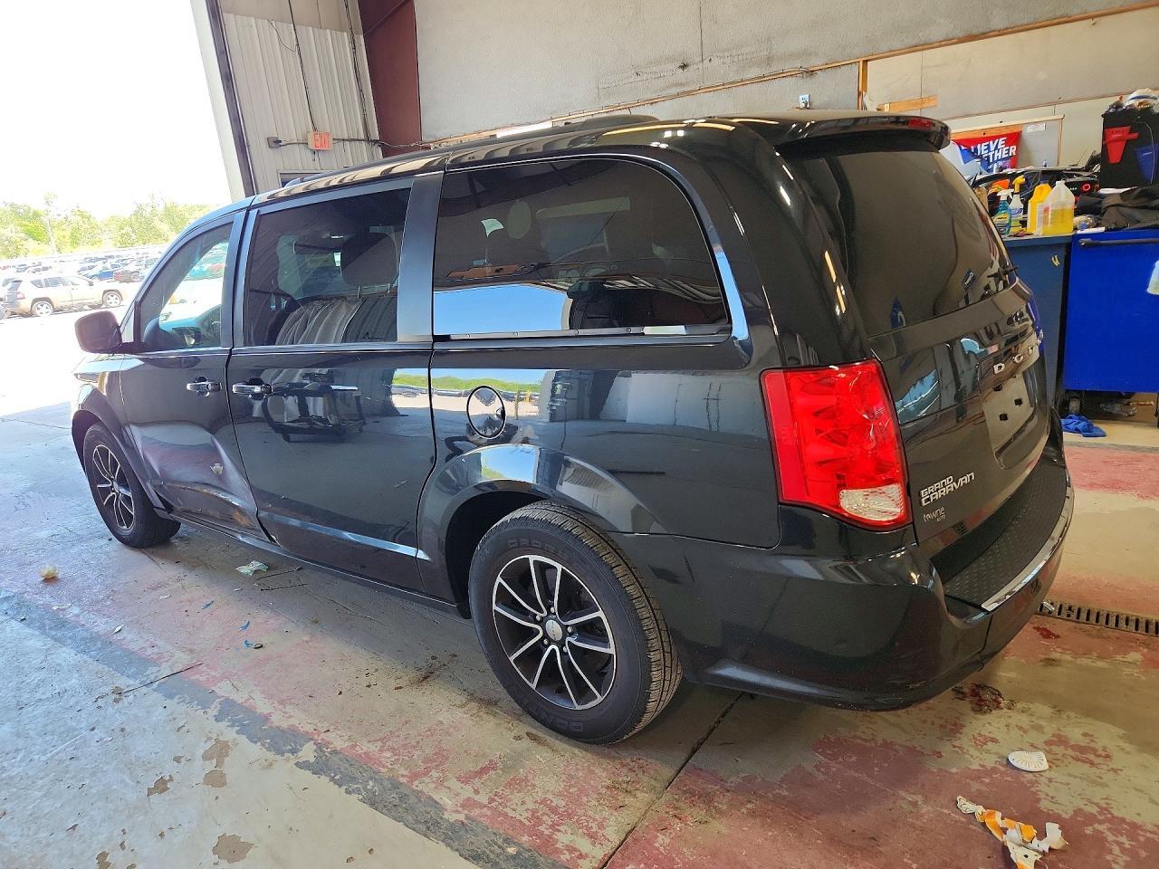 2019 Dodge Grand Caravan Gt - zdjęcie 2