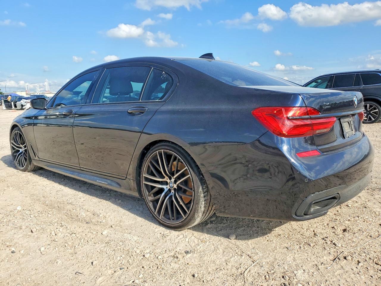 2016 BMW 740 I - zdjęcie 2