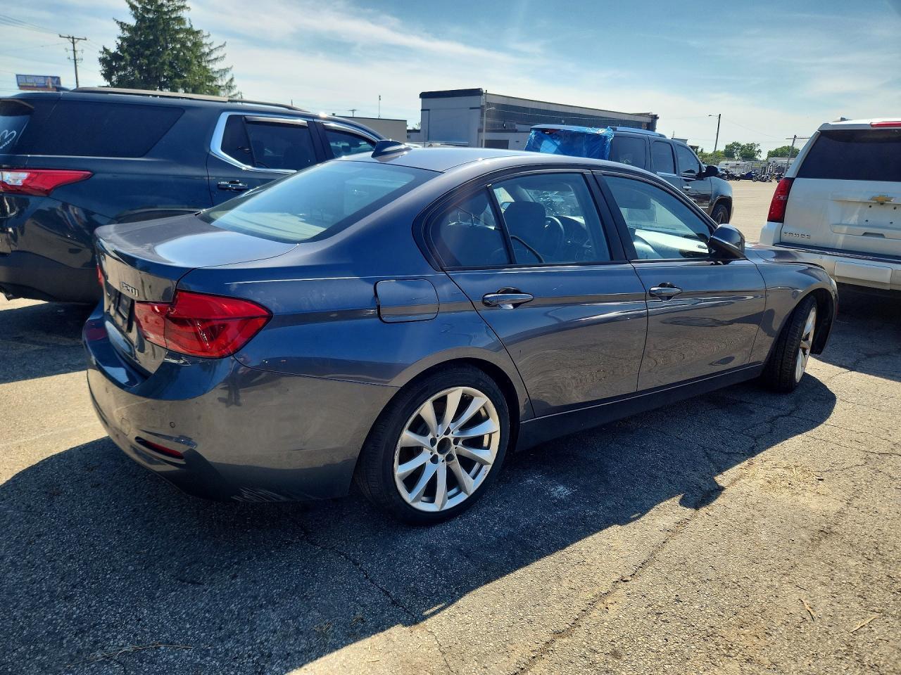 2018 BMW 320 Xi - zdjęcie 3