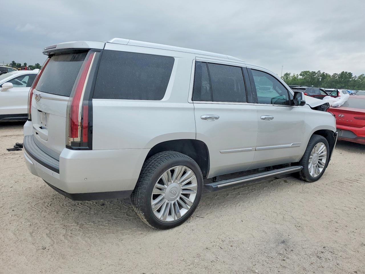2020 Cadillac Escalade Platinum - zdjęcie 3