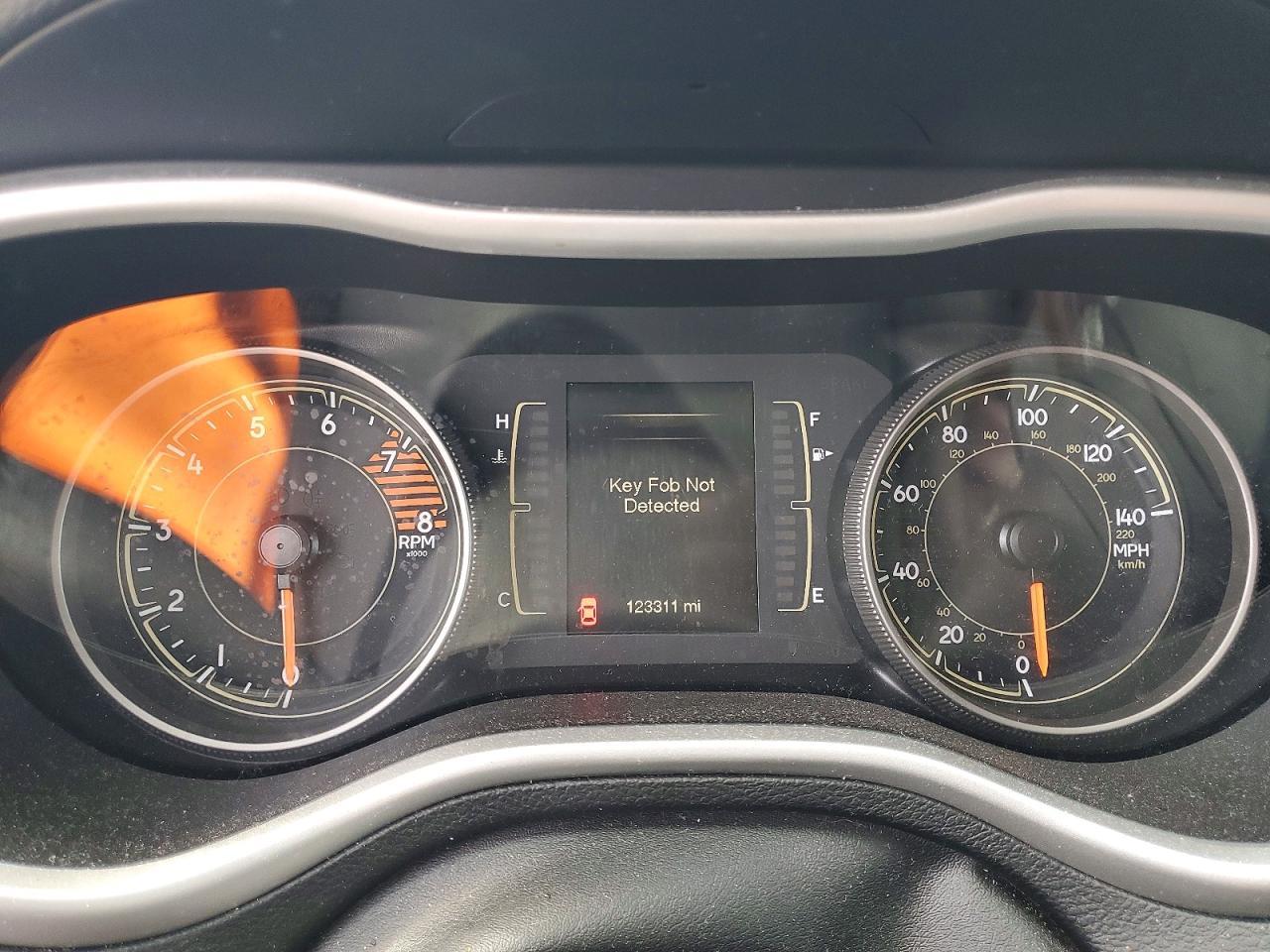 2018 Jeep Cherokee Latitude Plus - zdjęcie 9