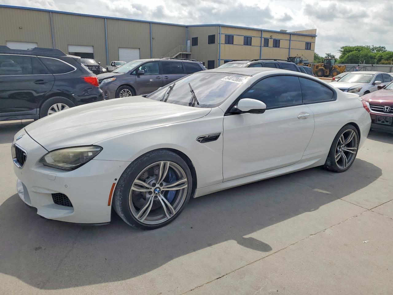 2014 BMW M6 - zdjęcie główne