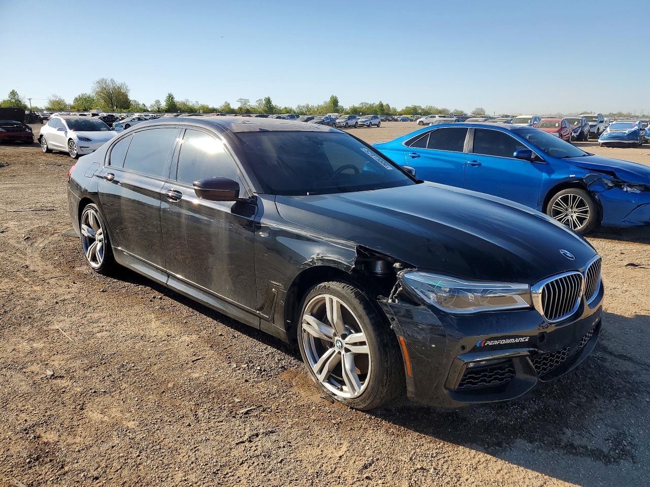 2016 BMW 750 Xi - zdjęcie 4
