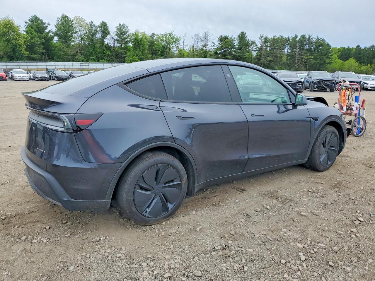 2026 Tesla Model Y - zdjęcie 3