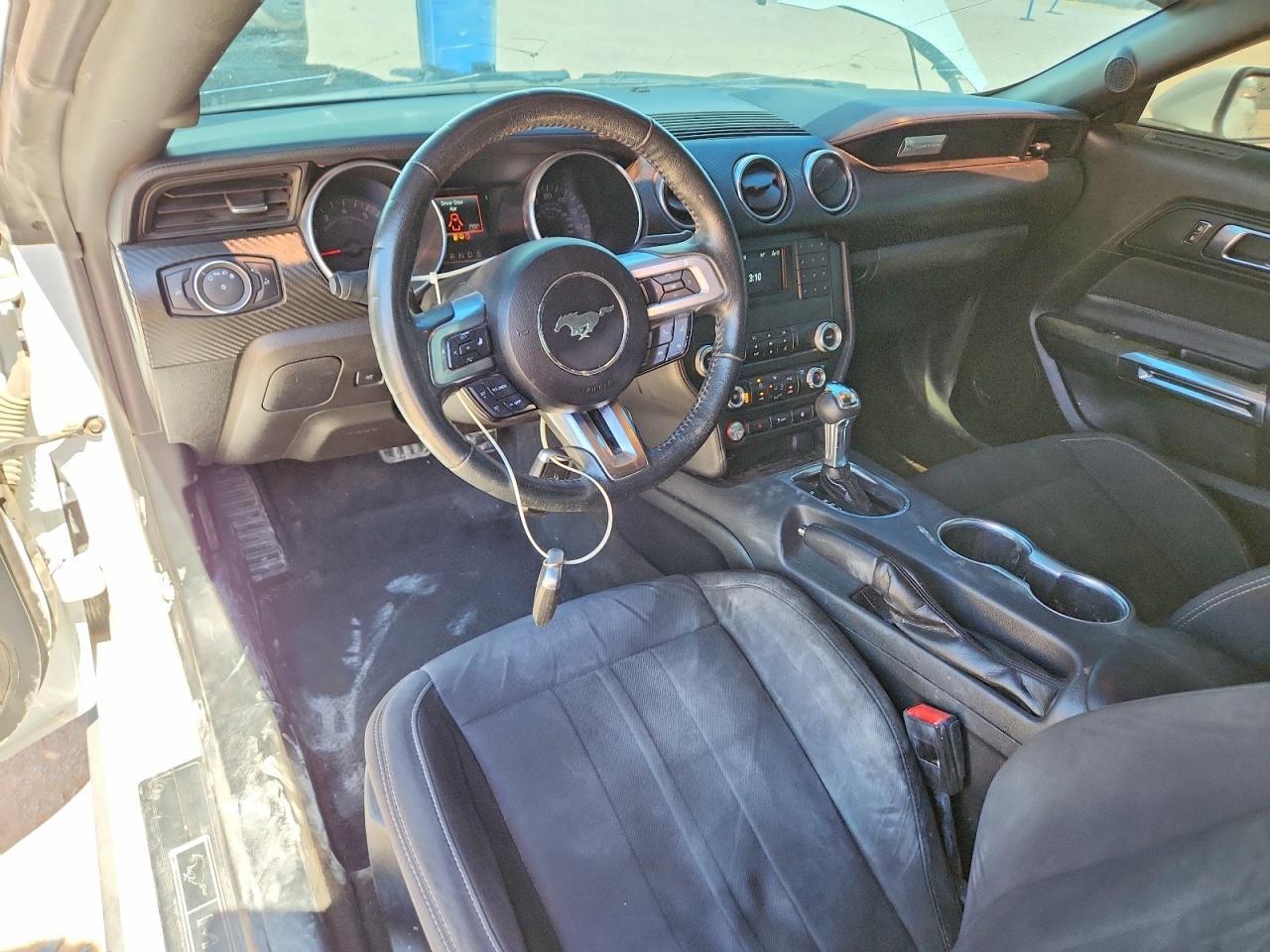 2022 Ford Mustang - zdjęcie 8