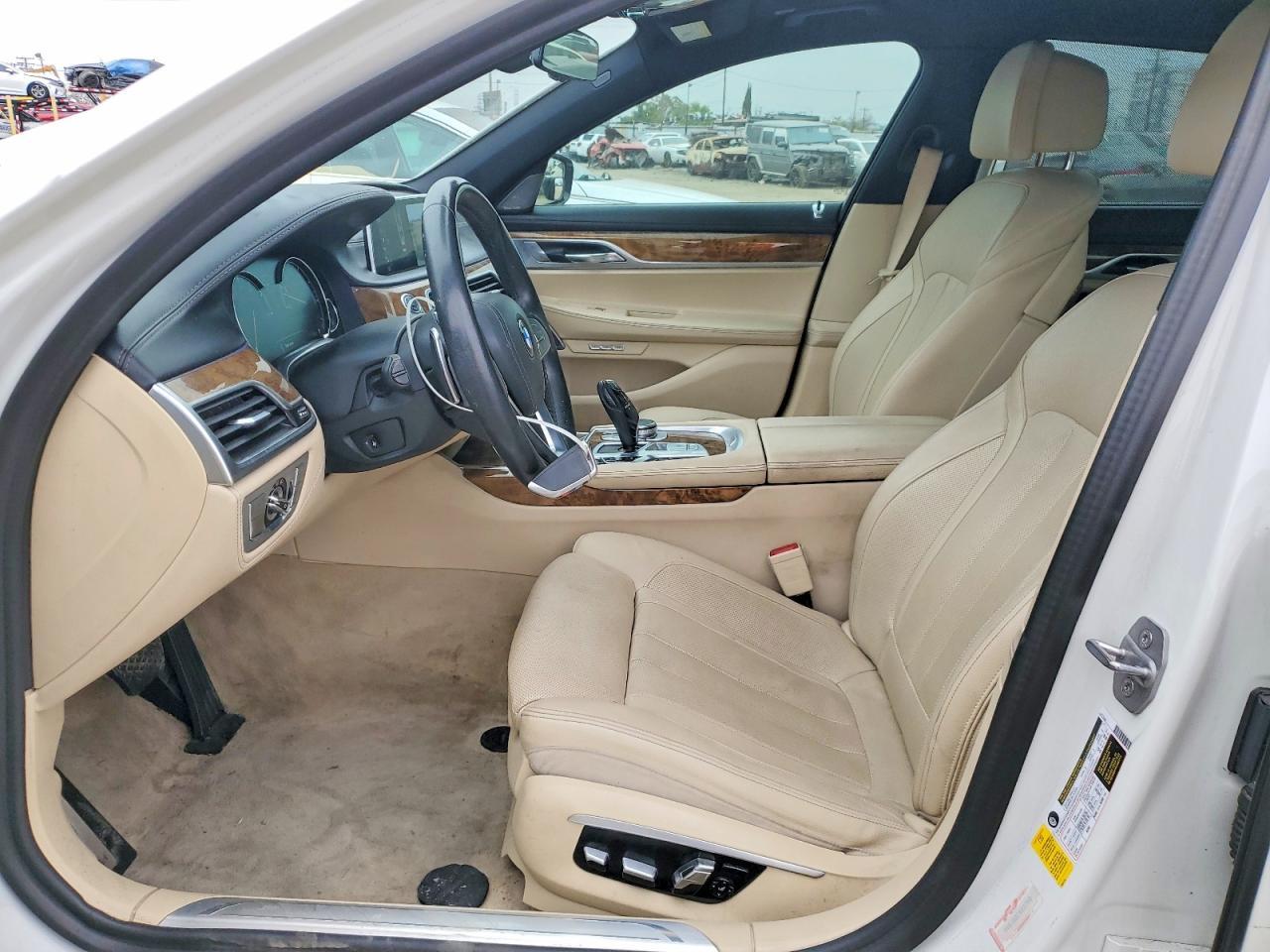 2016 BMW 740 I - zdjęcie 7