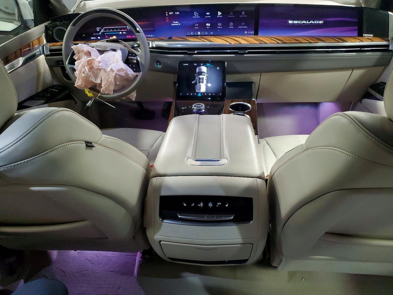 2025 Cadillac Escalade - zdjęcie 8