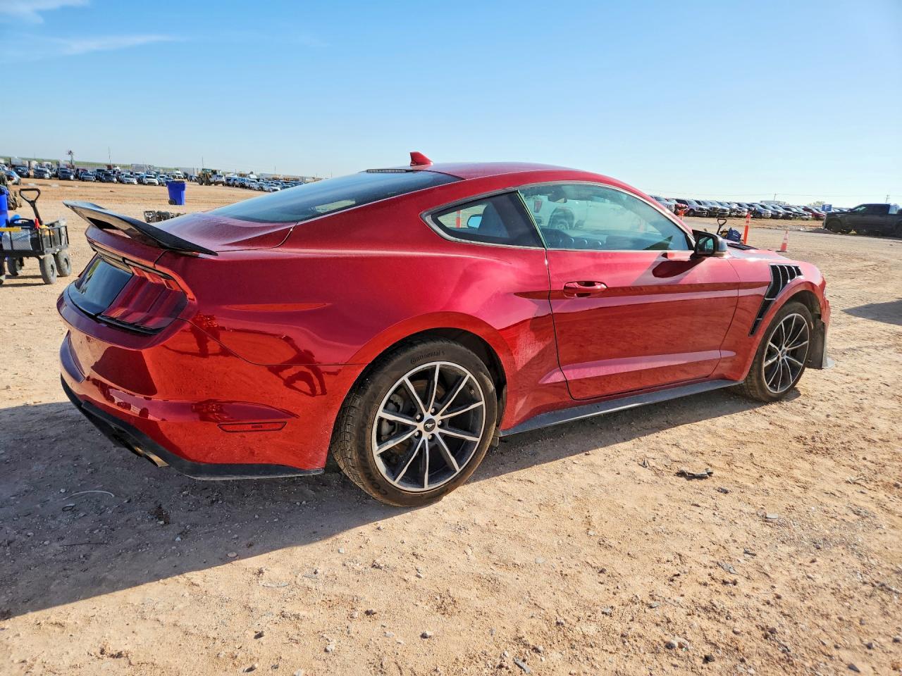 2021 Ford Mustang - zdjęcie 3