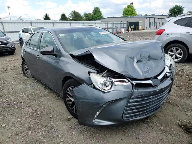 2016 Toyota Camry Le - zdjęcie 13