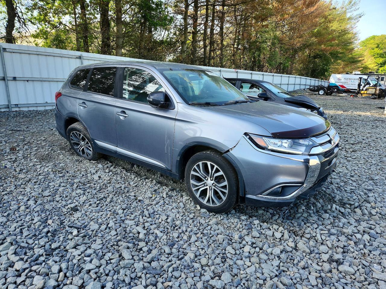 2017 Mitsubishi Outlander Se - zdjęcie 4
