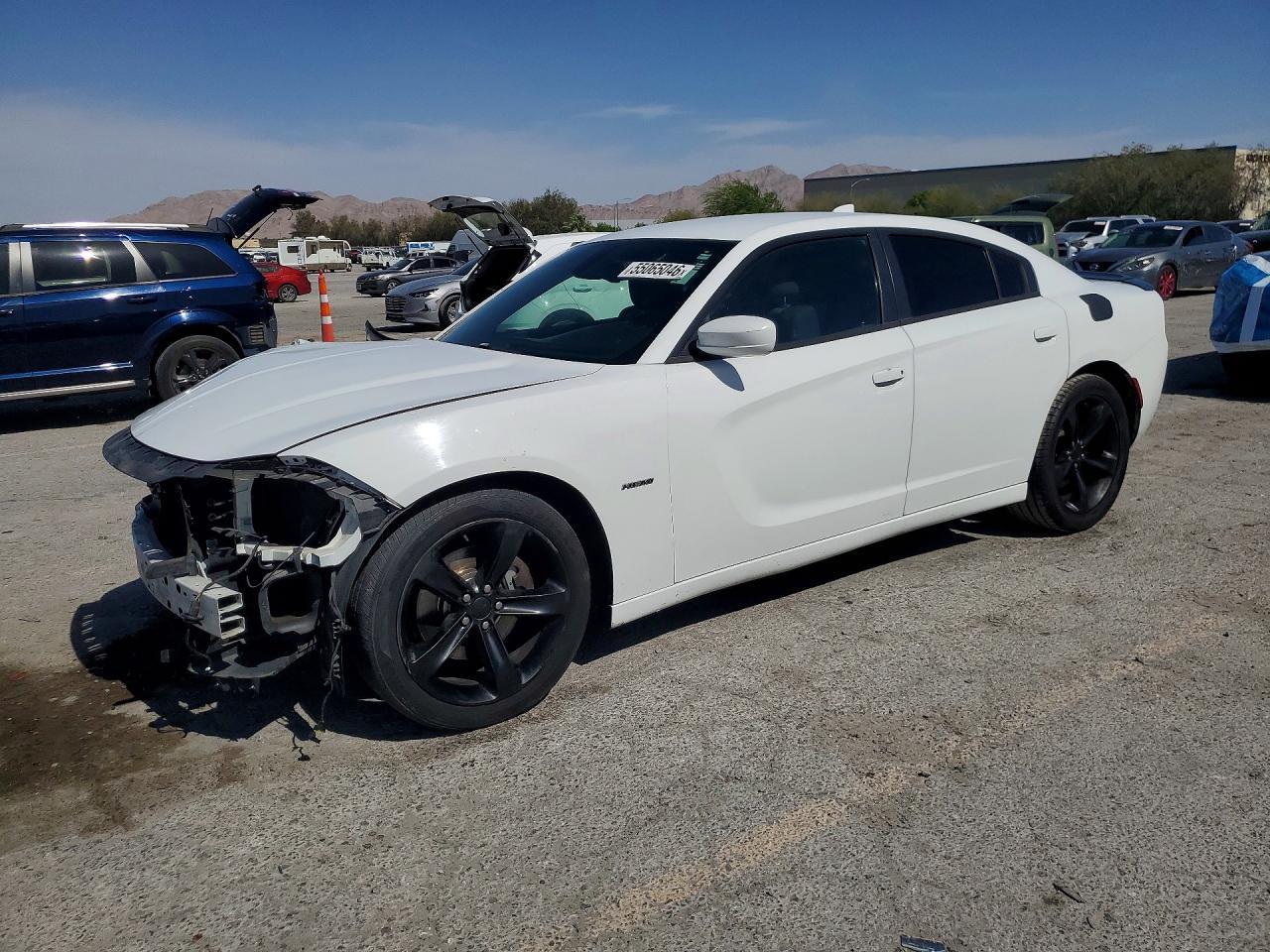 2017 Dodge Charger R - zdjęcie główne