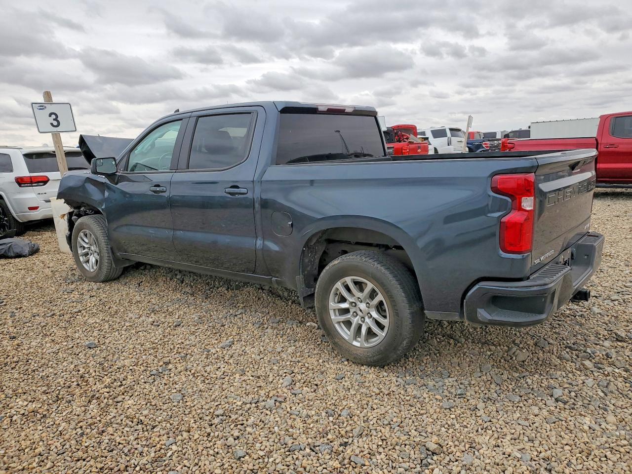 2021 Chevrolet Silverado C1500 Rst - zdjęcie 2