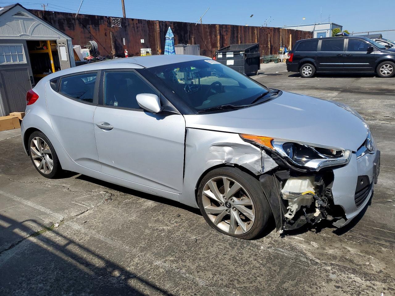 2016 Hyundai Veloster Base - zdjęcie 4