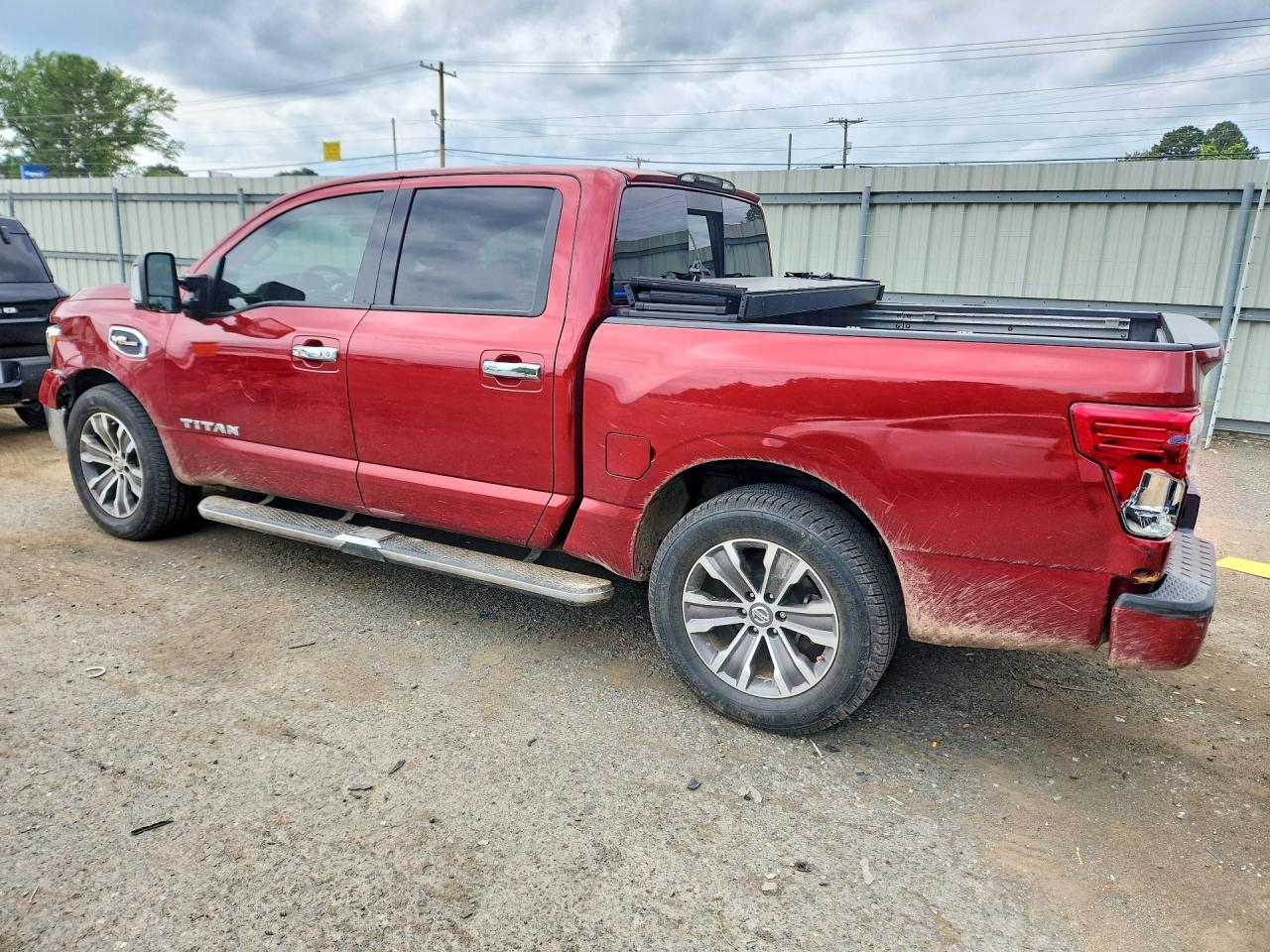 2017 Nissan Titan Sl - zdjęcie 2