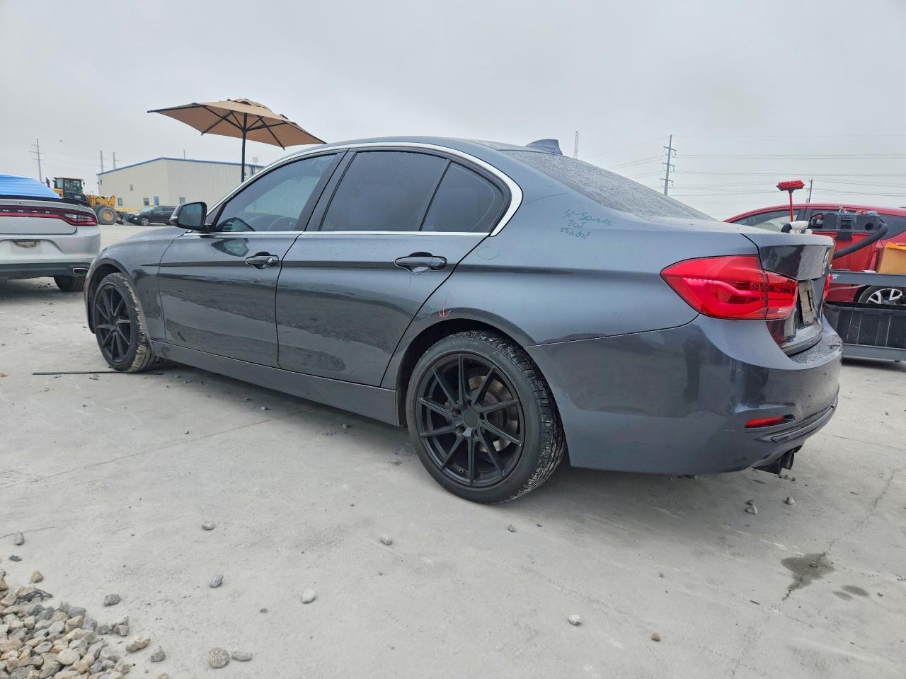 2018 BMW 330 I - zdjęcie 2