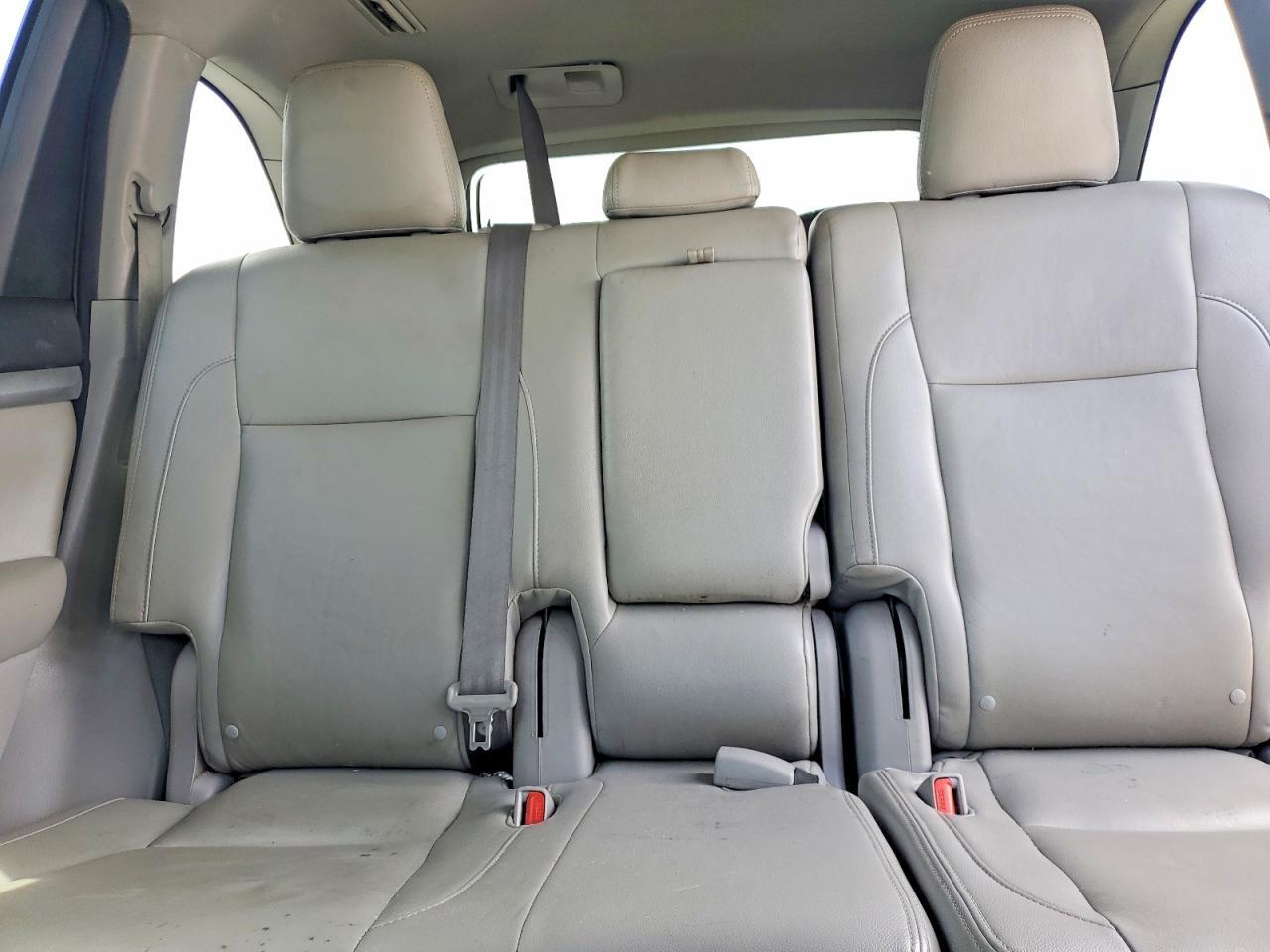 2016 Toyota Highlander Le - zdjęcie 10
