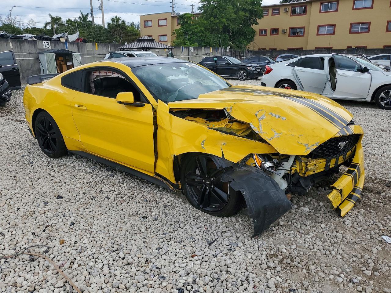 2016 Ford Mustang - zdjęcie 4