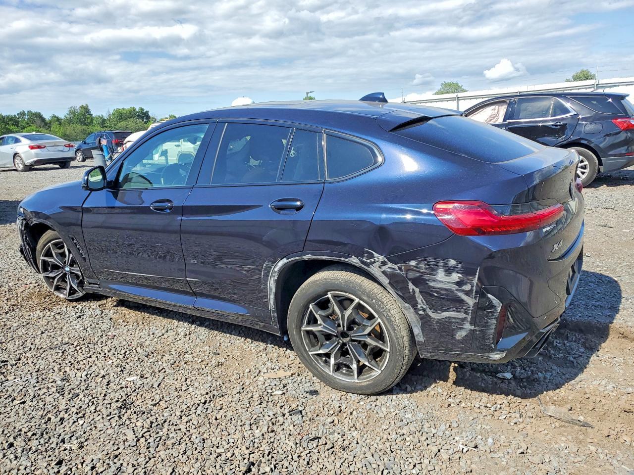 2023 BMW X4 xDrive30I - zdjęcie 2