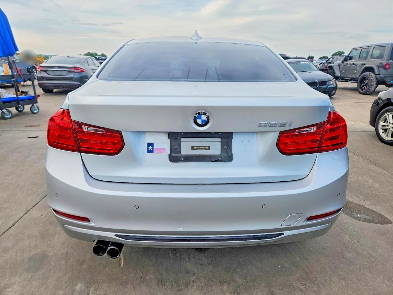 2015 BMW 328 I - zdjęcie 6
