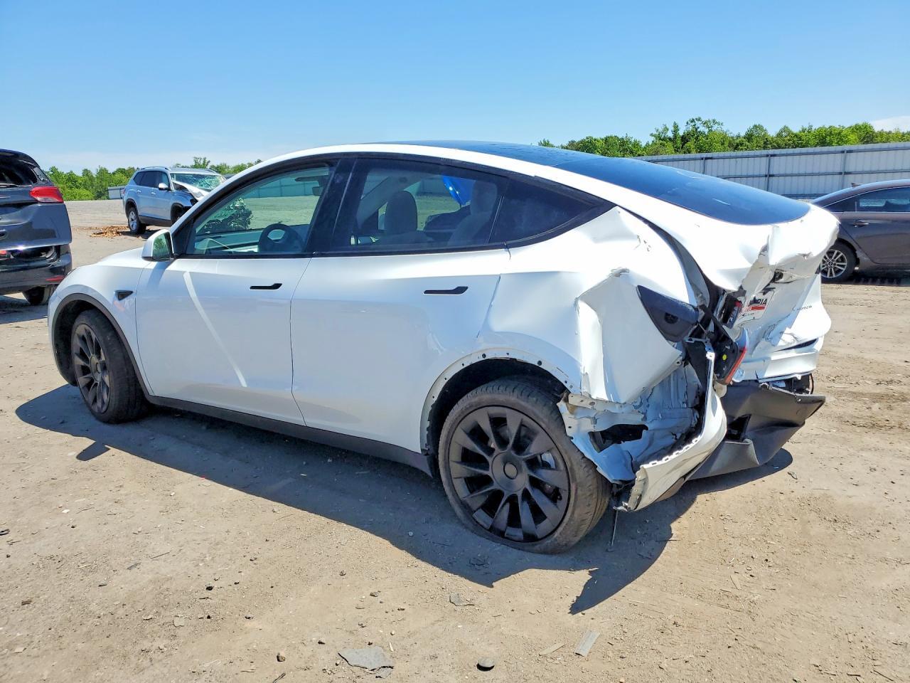 2023 Tesla Model Y - zdjęcie 2