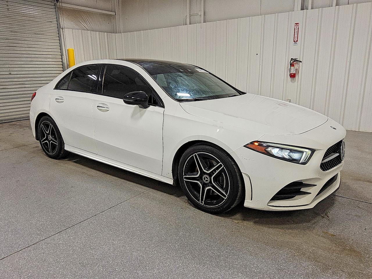 2019 Mercedes-Benz A 220 - zdjęcie 4