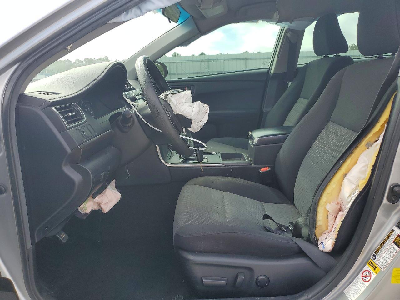 2015 Toyota Camry Le - zdjęcie 7