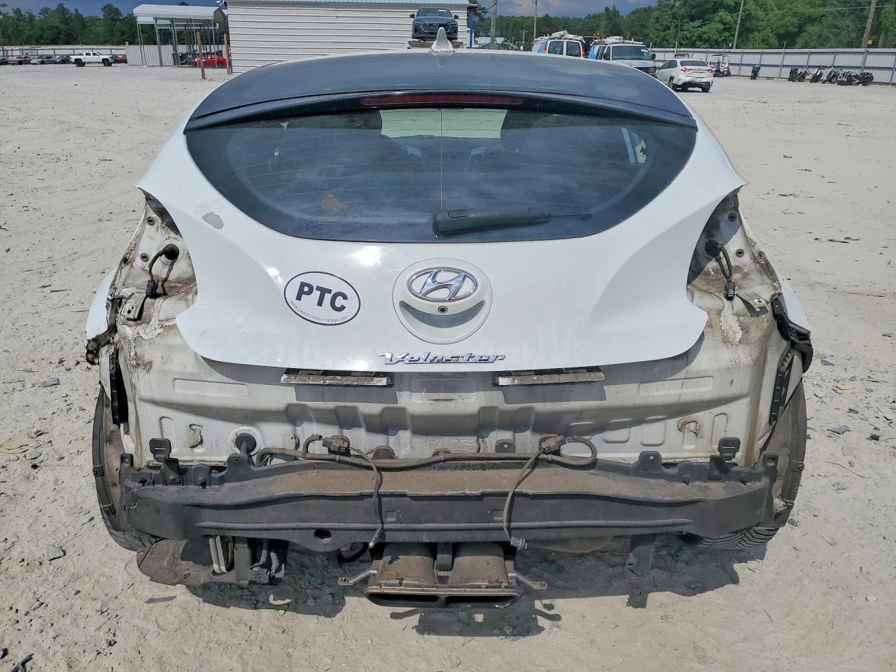 2016 Hyundai Veloster Base - zdjęcie 6