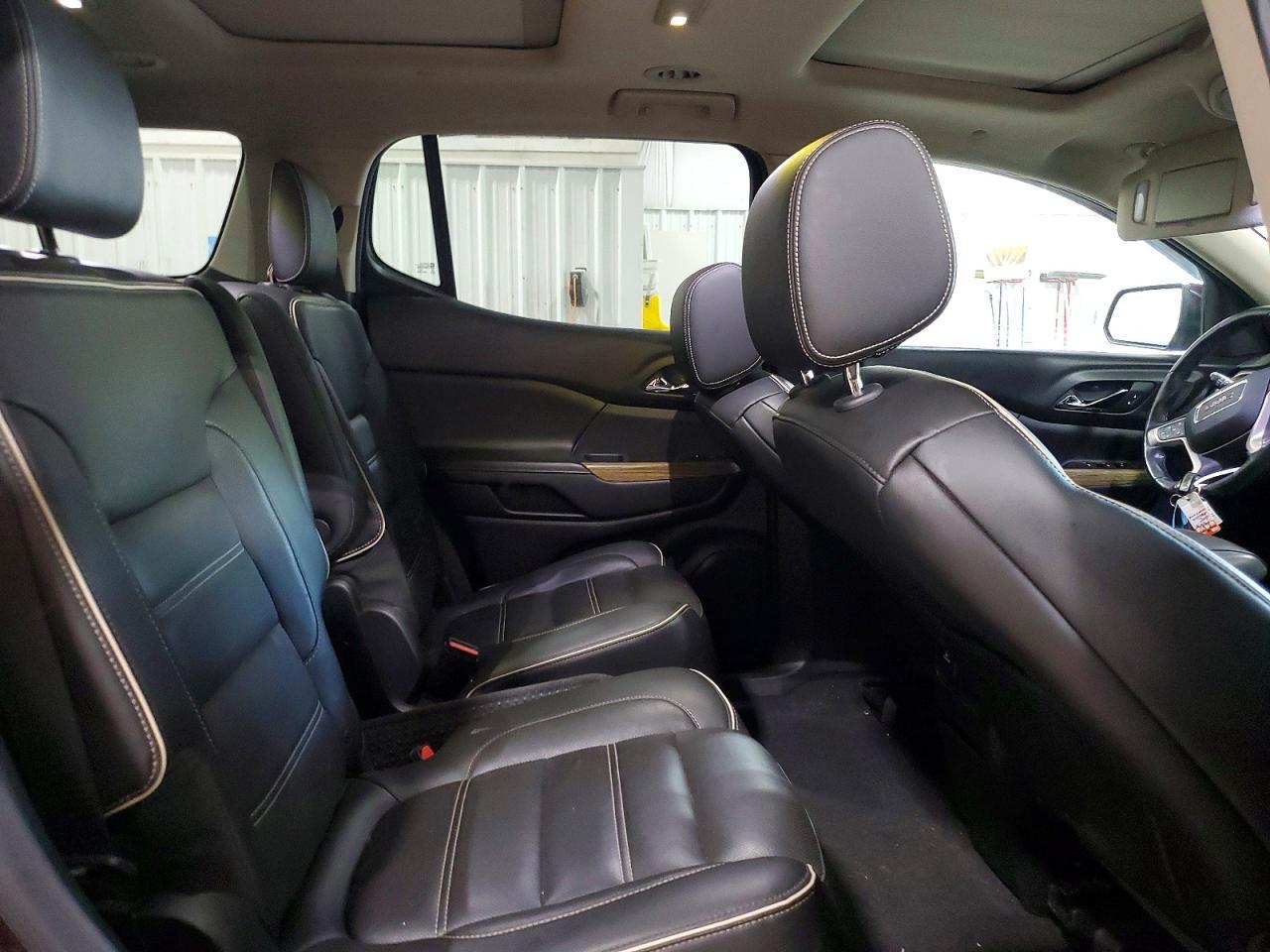 2018 GMC Acadia Denali - zdjęcie 11