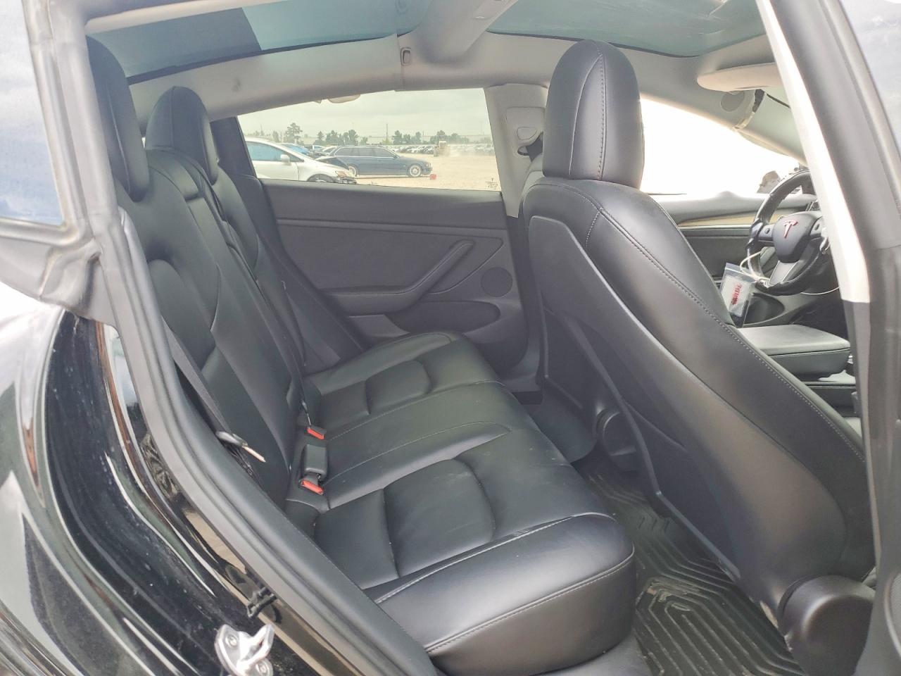 2023 Tesla Model 3 - zdjęcie 10
