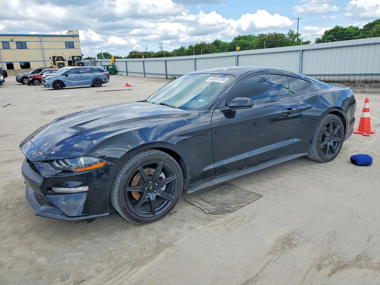 2019 Ford Mustang - zdjęcie główne