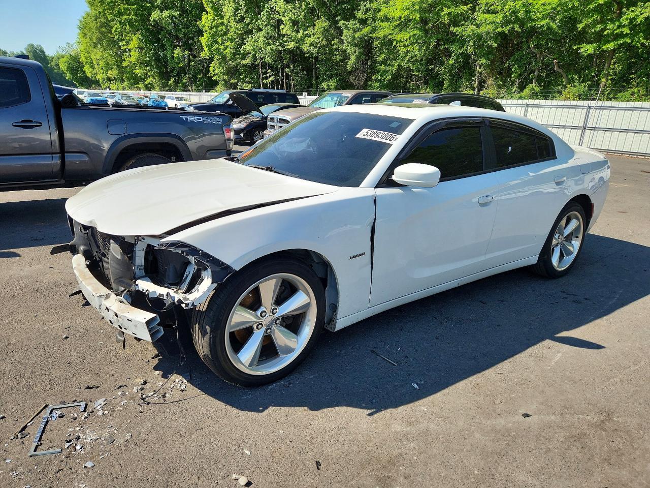 2016 Dodge Charger R - zdjęcie główne