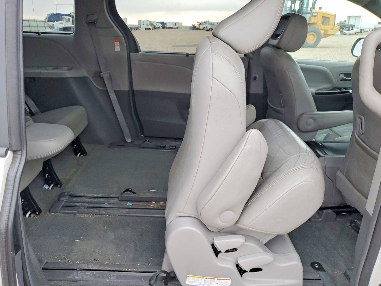 2015 Toyota Sienna Xle 8-Passenger - zdjęcie 11