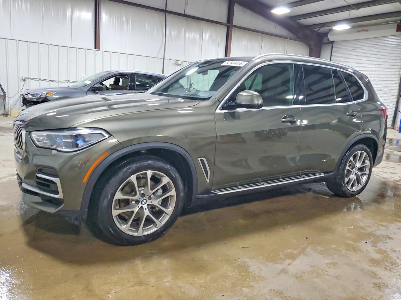 2022 BMW X5 xDrive40I - zdjęcie główne