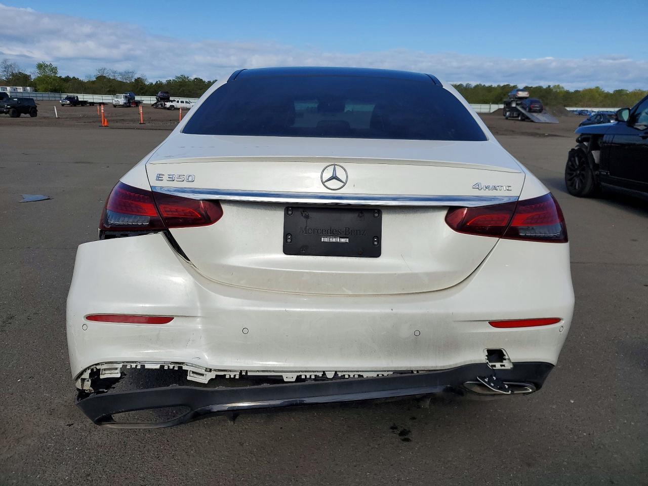 2022 Mercedes-Benz E 350 4Matic - zdjęcie 6