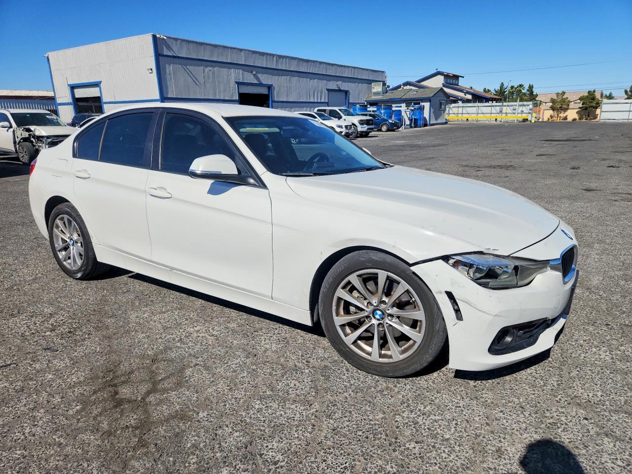 2017 BMW 320 I - zdjęcie 4