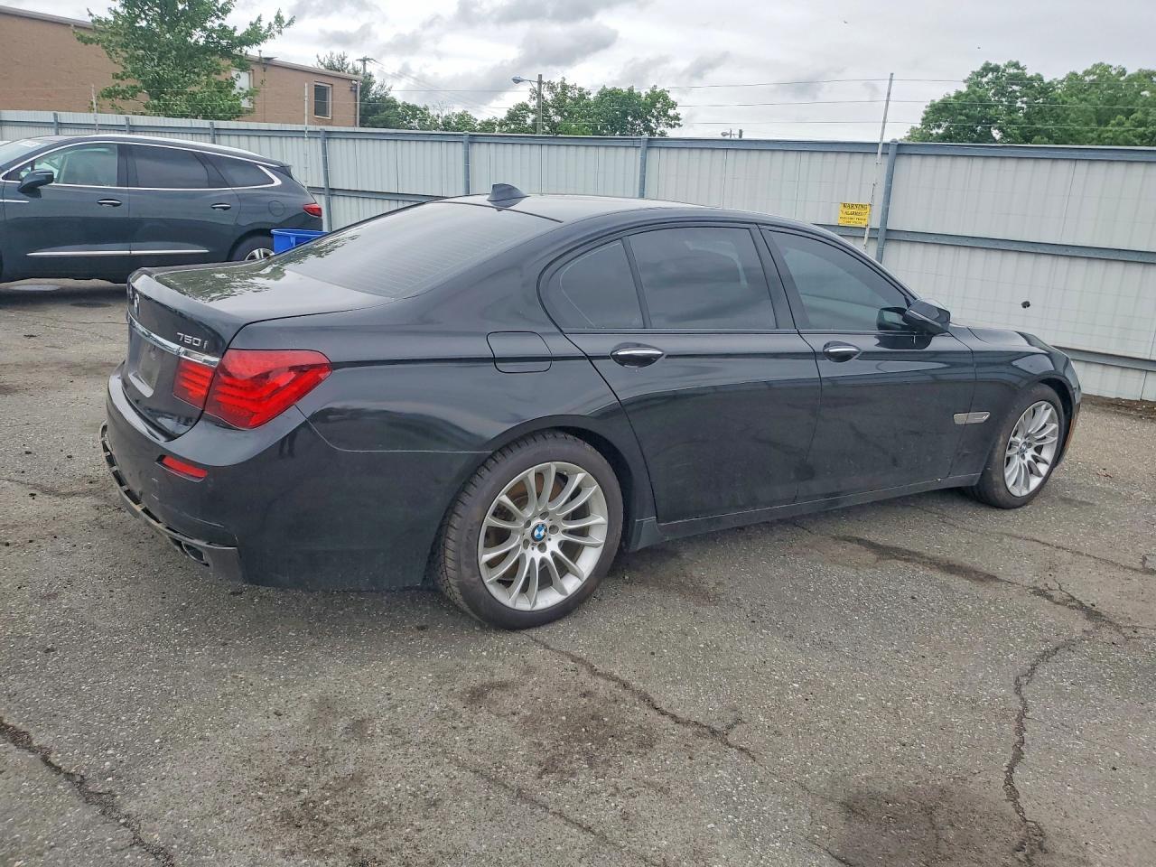 2014 BMW 750 Xi - zdjęcie 3